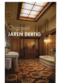 Originele Art Deco badkamer met marmer- en houtimitaties